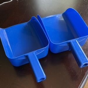Feed scoops / farm animals / horses